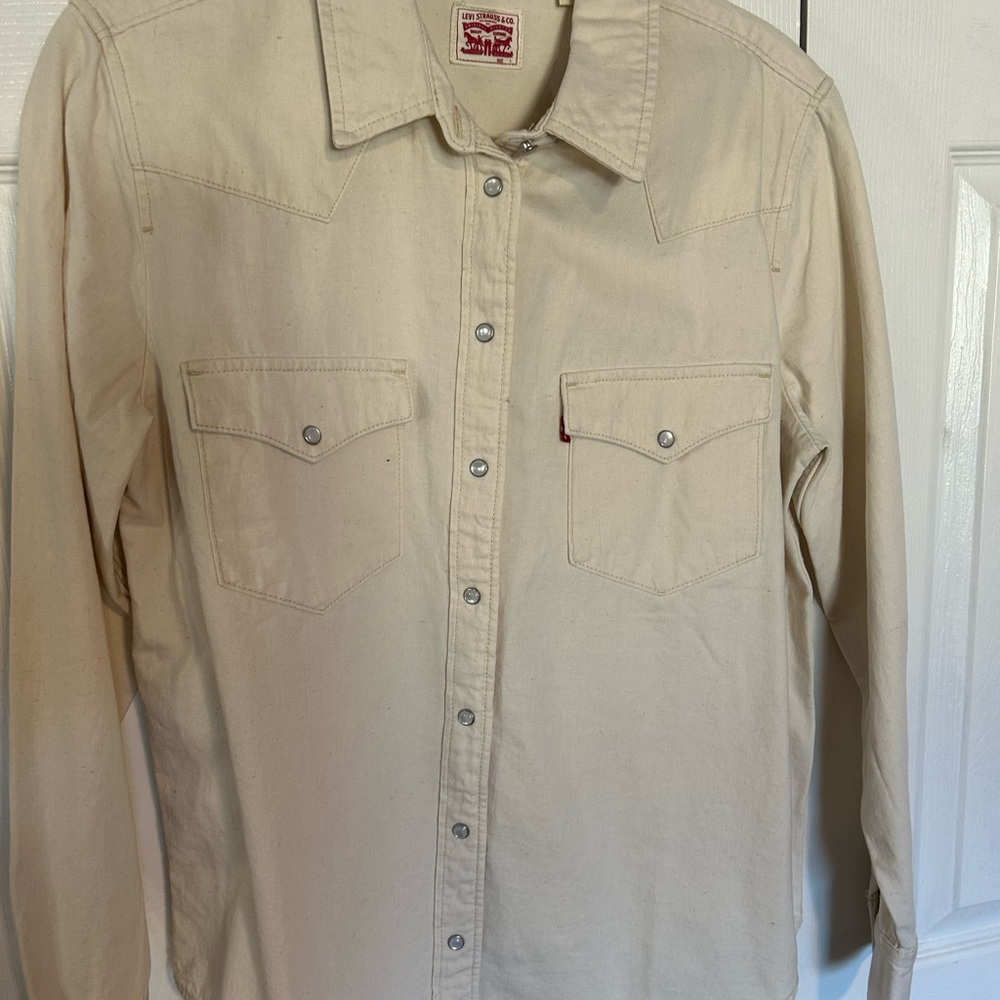 Levi's Beige Button-Up Shirt; NWOT